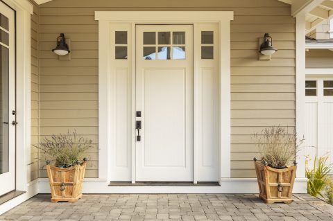 Porte d'entrée en bois